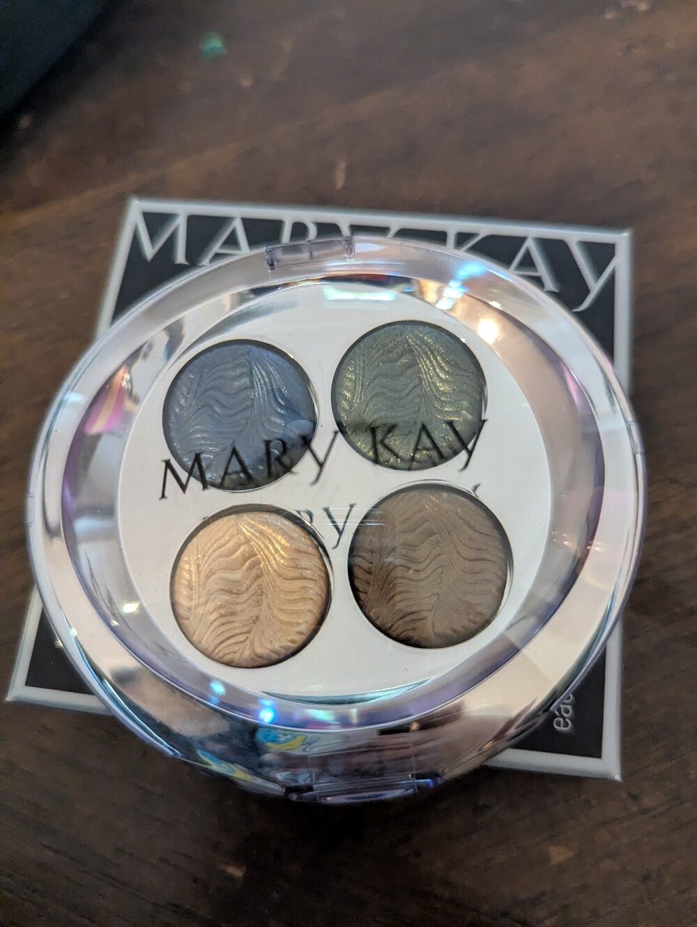 Mary Kay Pure Dimensions Eye Palette Maui Gardens